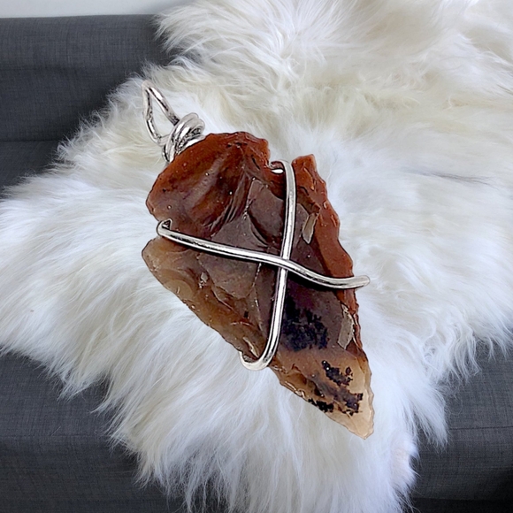 .👣4/$20. Natural Stone Hand-Wired Arrowheah - Picture 4 of 8